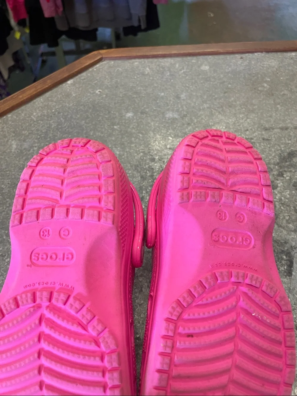 CROCS Kids Classic Clog in Bright Pink